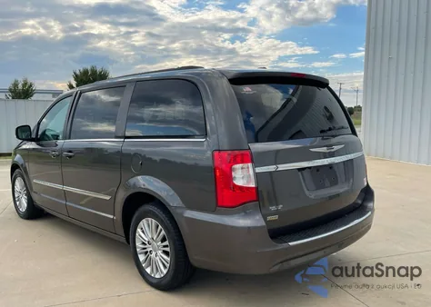 2015 Chrysler Town & Country Touring L z USA, uszkodzony, nr VIN 2C4RC1CGXFR601038